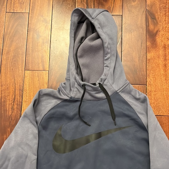 Nike Cowl-Neck Sweatshirt - Picture 2 of 4